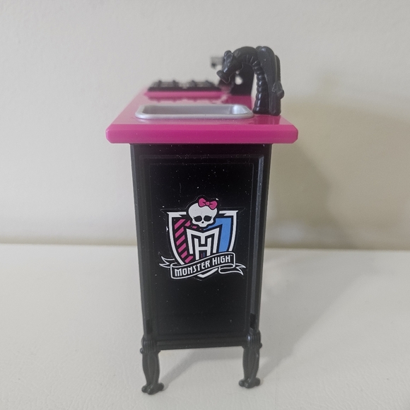 ☠ Monster High Home Ick Coffin Kitchen Sink, Oven and Stove. - Picture 6 of 9